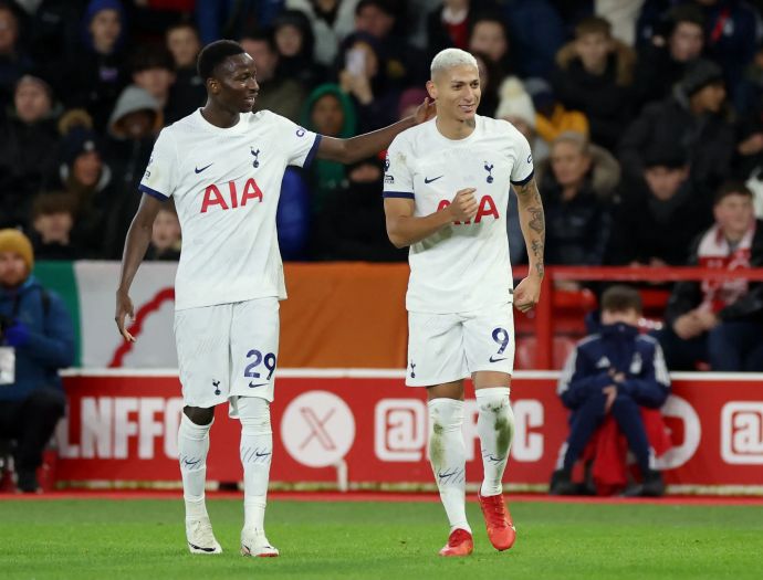 שחקני טוטנהאם, רישרליסון, פאפ מטאר סאר