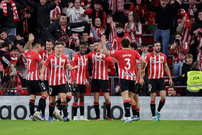 שחקני אתלטיק בילבאו חוגגים