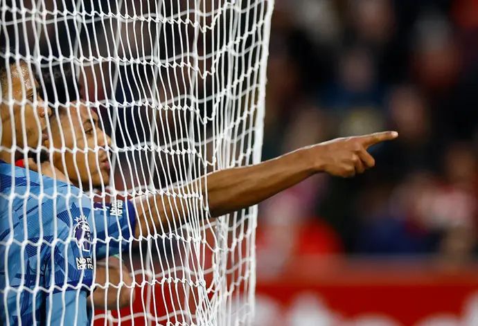 שחקן אסטון וילה אולי ווטקינס