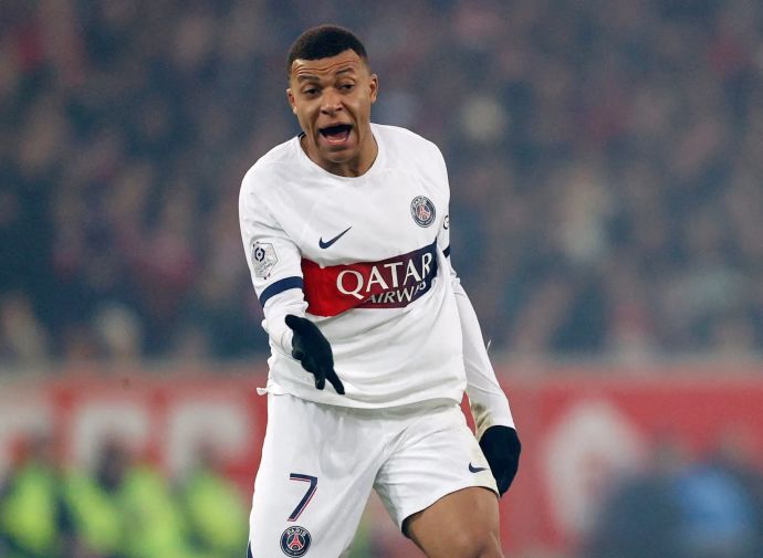 קיליאן אמבפה שחקן פריז סן ז'רמן מתוסכל