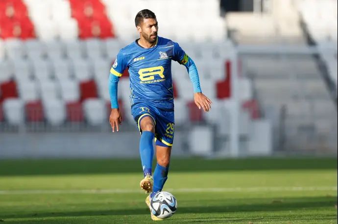 נאעל חוטבא, שחקן בני ריינה