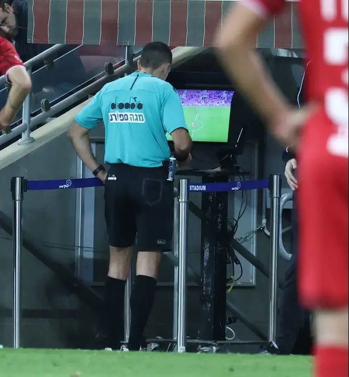 רועי ריינשרייבר שופט כדורגל