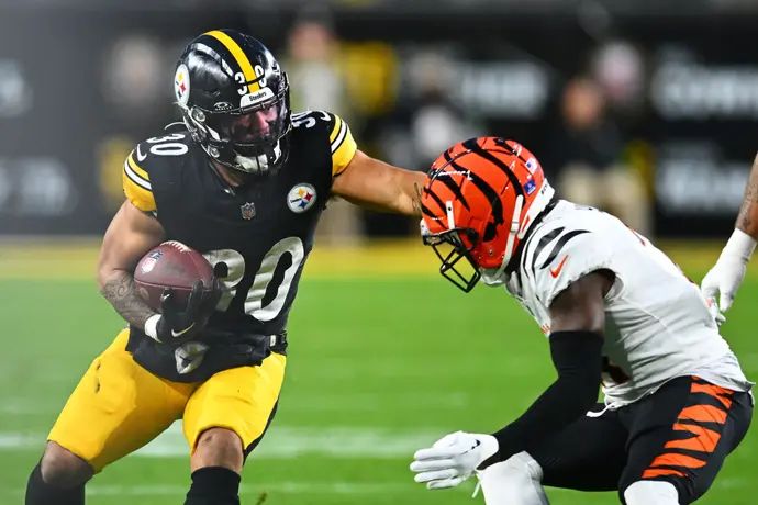 שחקן פיטסבורג סטילרס ג'יילן וורן