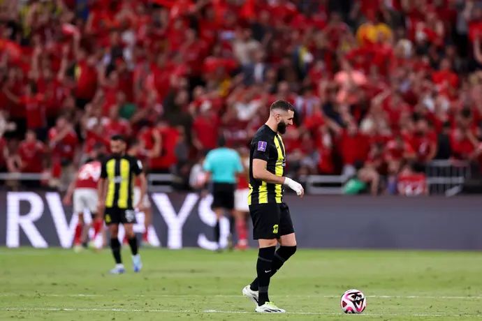 שחקן אל איתיחאד קארים בנזמה