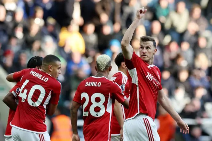 כריס ווד, חלוץ נוטינגהאם פורסט