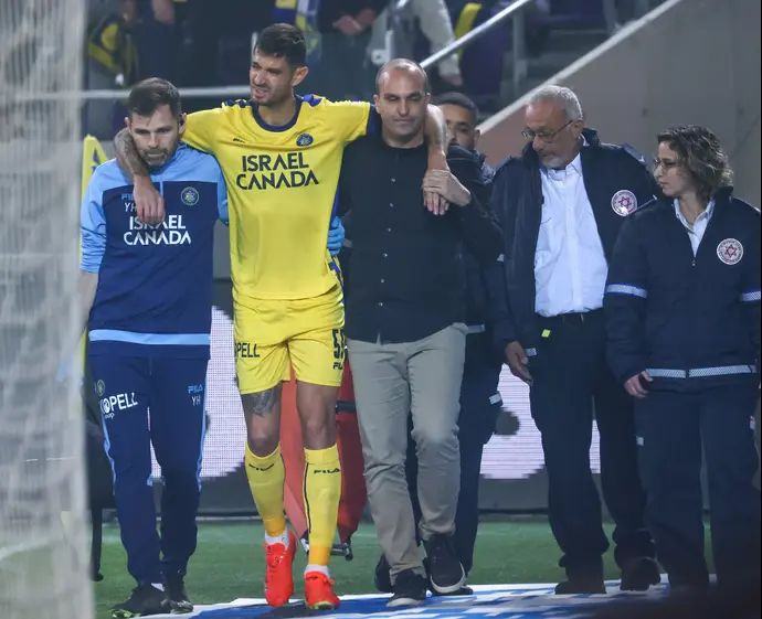 שחקן מכבי תל אביב ניר ביטון פצוע