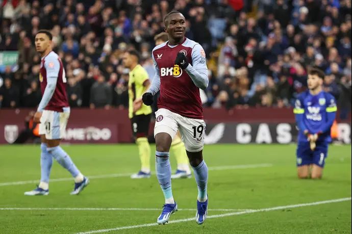 שחקן אסטון וילה, מוסא דיאבי