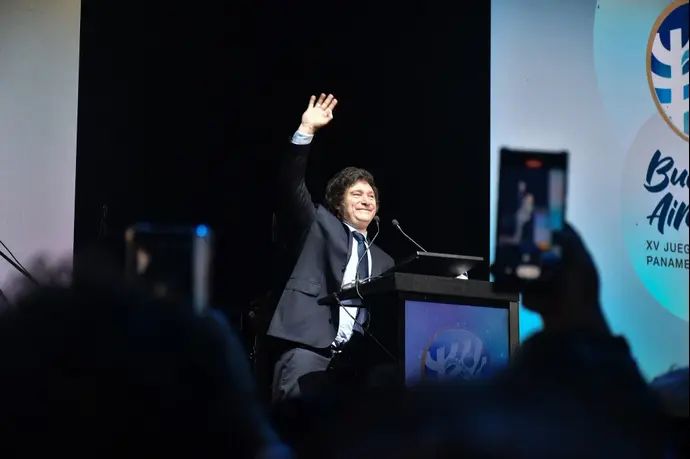 חאבייר מיליי פותח את משחקי פאן אמריקה