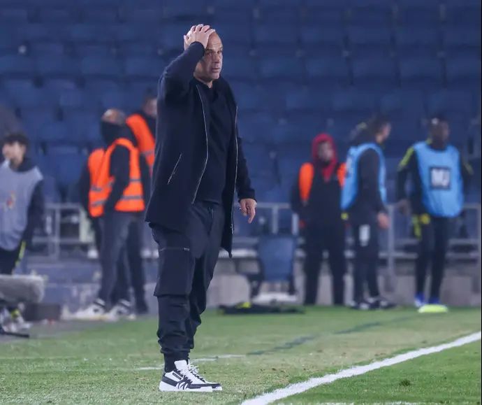 יוסי אבוקסיס מאמן בית"ר ירושלים