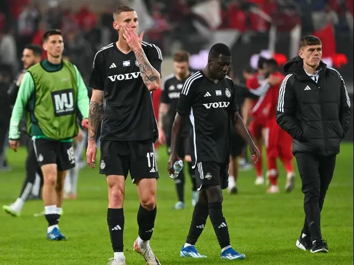 עילי פיינגולד (מימין), עלי מוחמד, סוף פודגוראנו שחקני מכבי חיפה