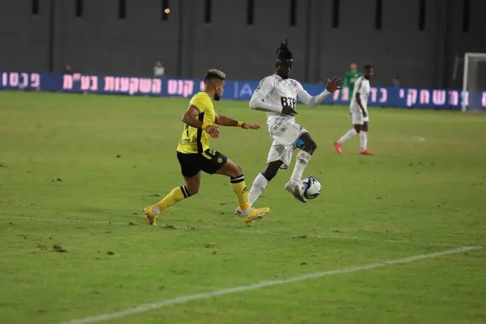 טוני גומש הפועל חדרה לצד איתמר שבירו מכבי נתניה