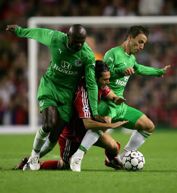 שחקני מכבי חיפה ב-2006, דירסאו, גוסטבו בוקולי, מול לואיס גרסיה, שחקן ליברפול