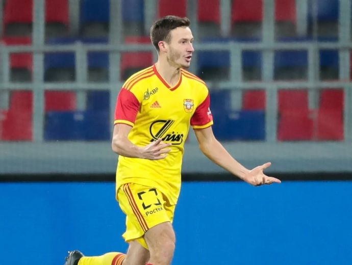 דניל לסובוי במדי ארסנל טולה