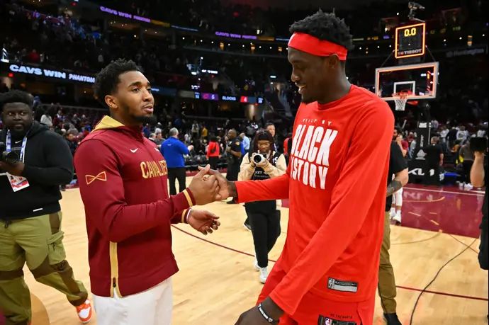 דונובן מיטשל, פסקל סיאקם