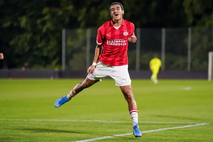 תאי עבד שחקן מילואי פ.ס.וו איינדהובן