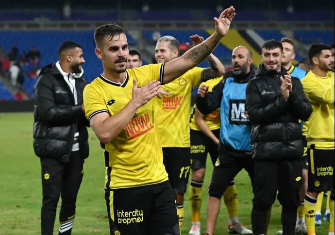 מקסים פלקושצ'נקו שחקן מכבי נתניה מודה לקהל