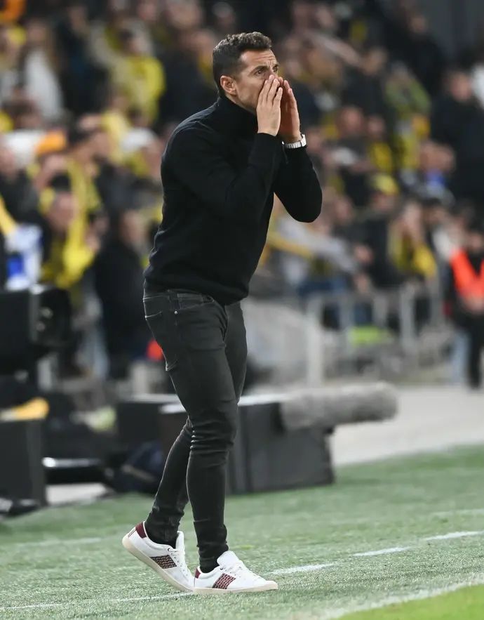 בורחה למה מאמן הפועל תל אביב