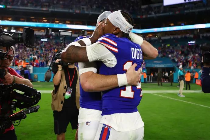 סטפון דיגס חוגג עם ג'וש אלן את העלייה של בפאלו לפלייאוף