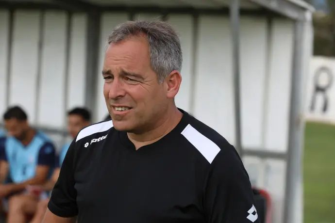 מאמן הפועל ניר רמת השרון, ירון הוכנבוים