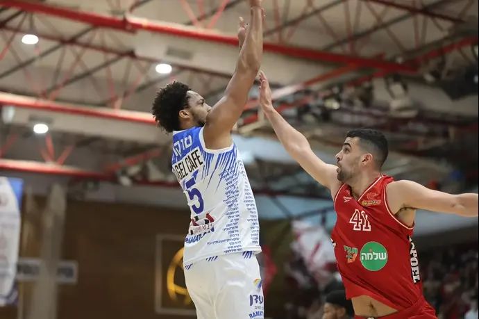 ג'יי פי טוקוטו מכבי עירוני רמת גן מול תומר גינת הפועל תל אביב