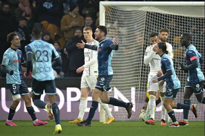 גוטייה לוריס שחקן לה האבר חוגג שער