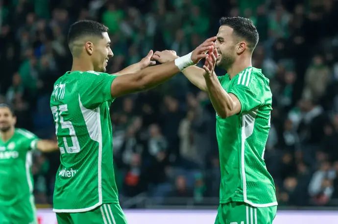 דין דוד עם ענאן חלאילי שחקני מכבי חיפה חוגגים