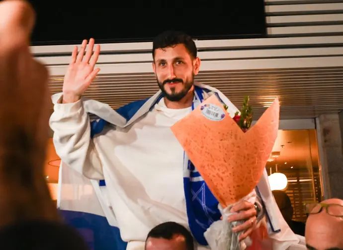 הכדורגלן שגיב יחזקאל חוזר לישראל אחרי המעצר בטורקיה