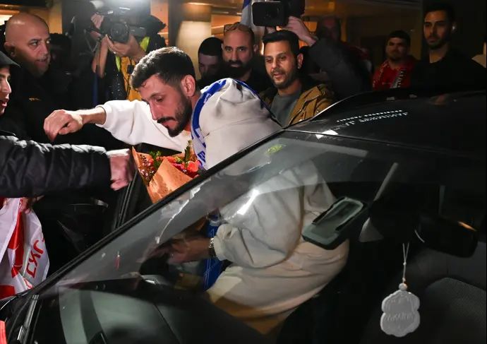 הכדורגלן שגיב יחזקאל שב לישראל אחרי המעצר בטורקיה