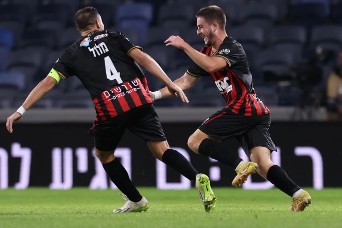 נועם בן הרוש חוגג לצד דור מלול הפועל חיפה