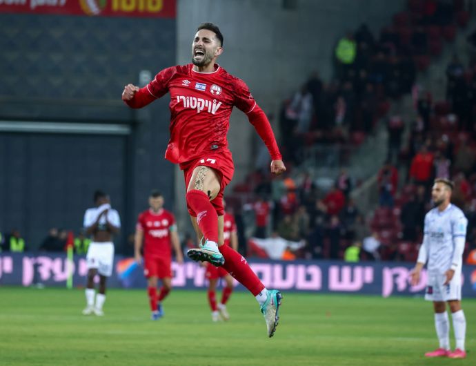 אלון תורג'מן, שחקן הפועל באר שבע חוגג