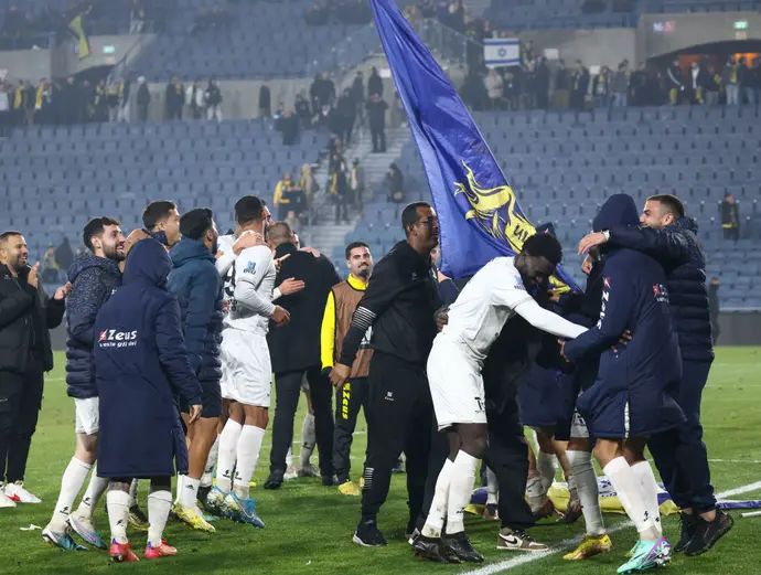 בני ריינה חוגגת