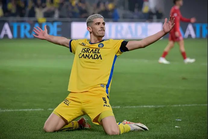 דור תורג'מן שחקן מכבי תל אביב חוגג שער