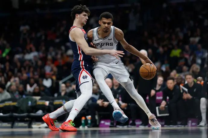 ויקטור וומבניאמה, סן אנטוניו ספרס, מול דני אבדיה, וושינגטון וויזארדס