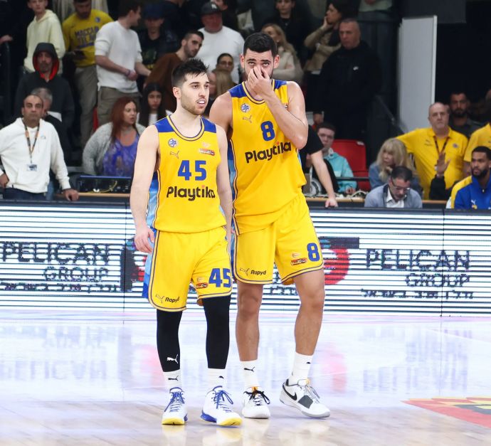 רפי מנקו לצד תמיר בלאט מכבי תל אביב