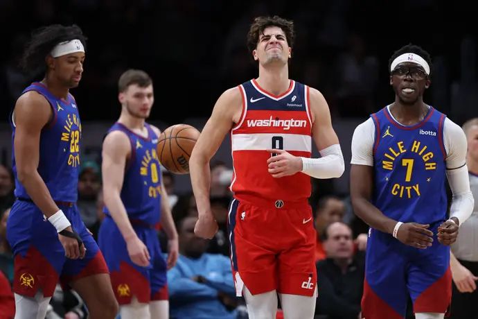 דני אבדיה מתוסכל, במשחק של וושינגטון וויזארדס מול דנבר נאגטס