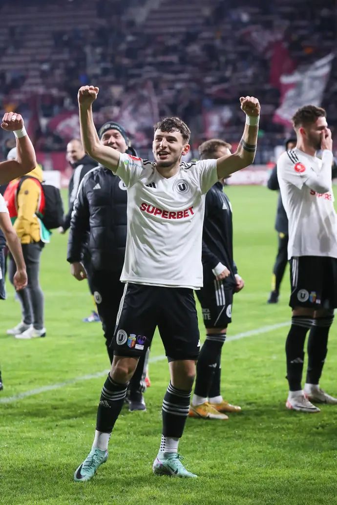 שחקן אוניברסיטטאה קלוז', יאניס סטויקה