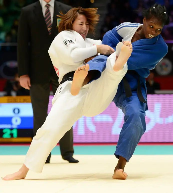 מריסט אספינוסה (מימין) ג'ודוקא קובנית