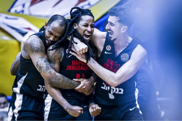 שחקני הפועל ירושלים ספידי סמית' אור קורנליוס כריס ג'ונסון