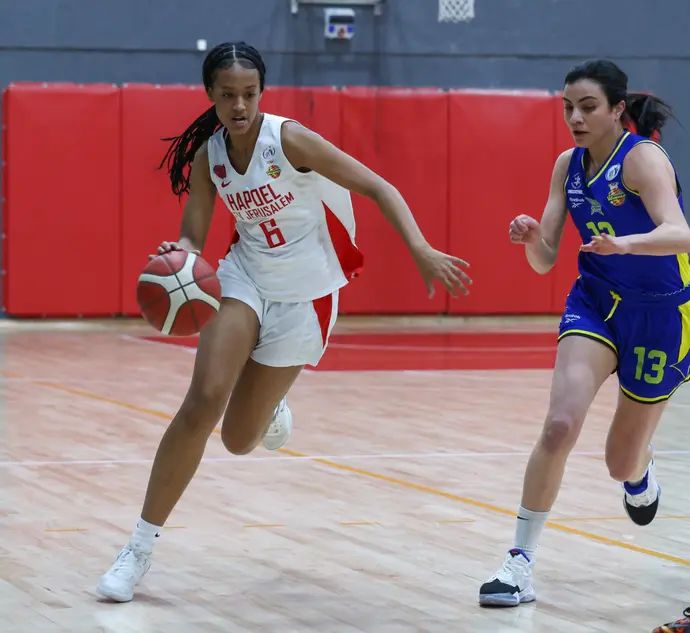 הודיה קבדה שחקנית הפועל לב ירושלים