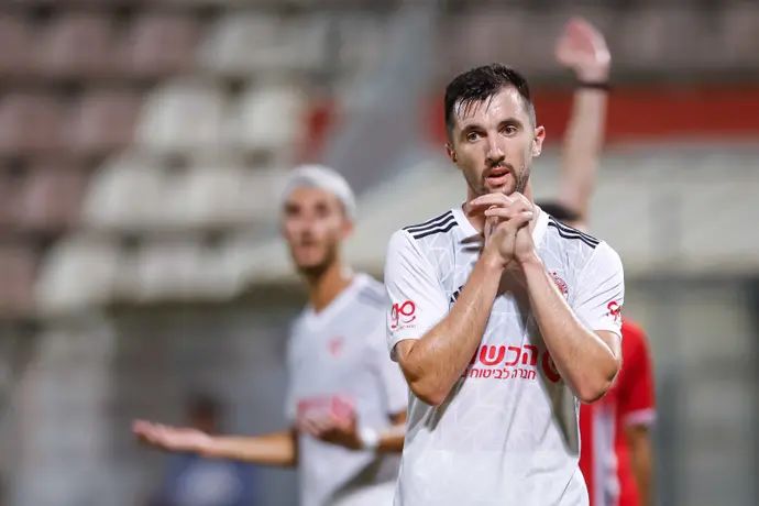 שחקן הפועל תל אביב אלן אוז'בולט