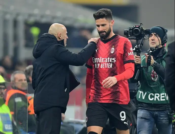 שחקן מילאן אוליבייה ז'ירו