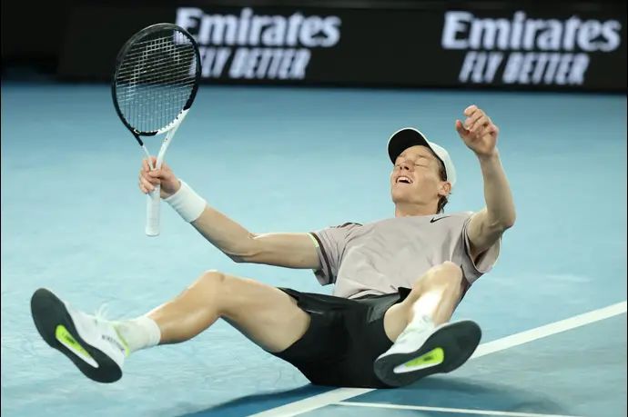 יאניק סינר אחרי הניצחון בגמר אליפות אוסטרליה 2024