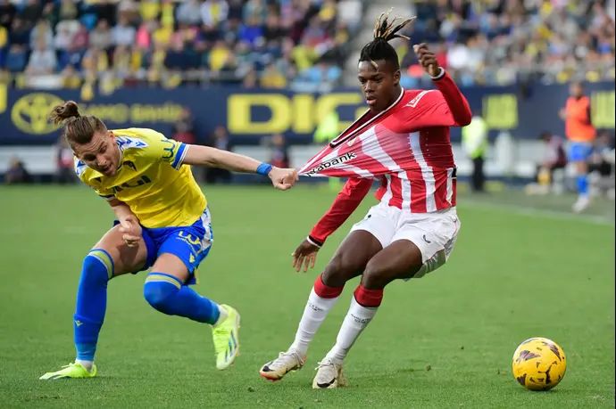 שחקן בילבאו ניקו וויליאמס מול שחקן קאדיס איבן אלחו