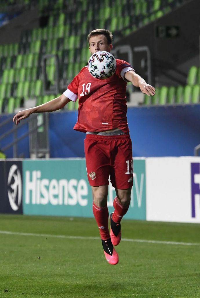 דניל לסובוי במדי הנבחרת הצעירה של רוסיה ב-2021