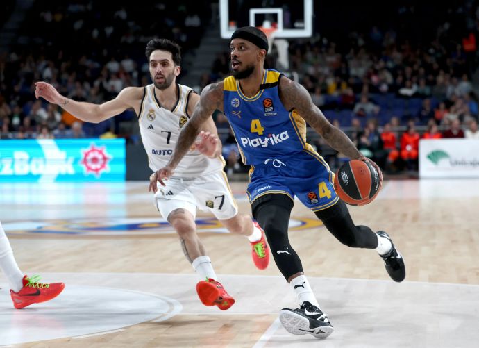 שחקן מכבי תל אביב לורנזו בראון, לפני שחקן ריאל מדריד פקונדו קמפאסו