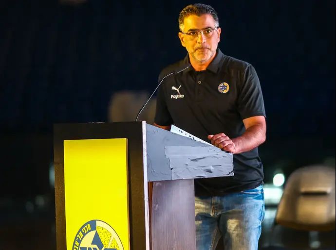 המנהל המקצועי של מכבי תל אביב אבי אבן