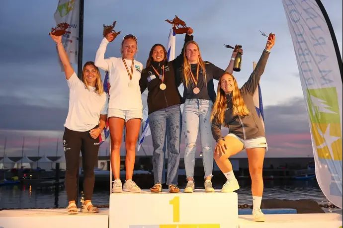 שרון קנטור עם מדליית זהב, קטי ספיצ'קוב עם הארד, אליפות העולם בגלישת רוח