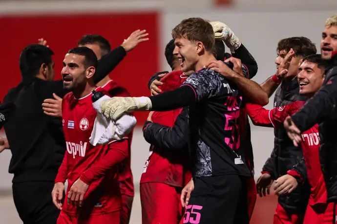 שחקני הפועל באר שבע חוגגים