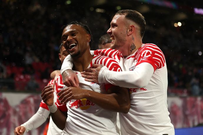 שחקני ר.ב. לייפציג חוגגים עם לואיס אופנדה