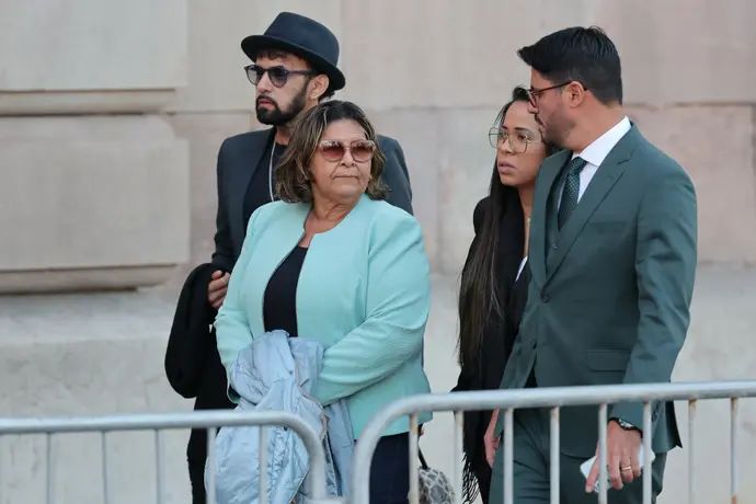 אמא של דני אלבס מגיעה למשפט